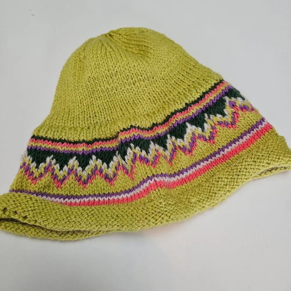 Handmade‎ Knit Nordic Beanie Winter Hat Lime Green Zig Zag